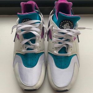 Nike | 2021 Air Huarache ‘Deep Magenta’ | Men’s 10.5 | Gently worn